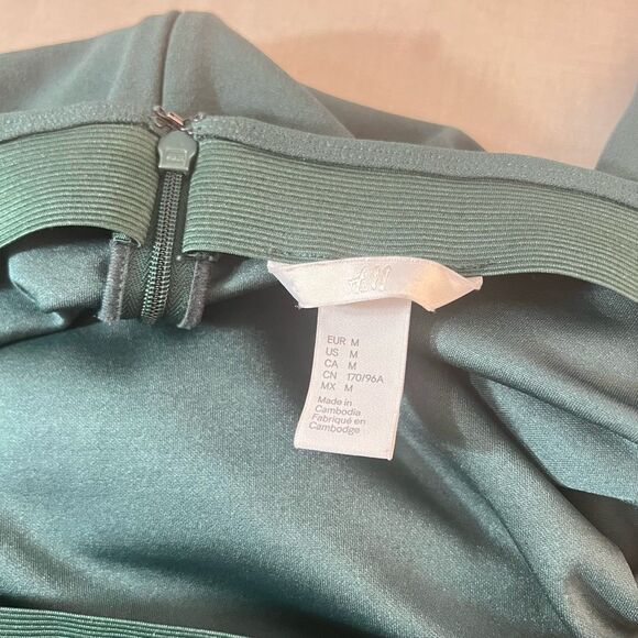 🔥🔥5 for $25🔥🔥H&M green off the shoulder bell sleeve cocktail party sheath dress - Picture 8 of 11